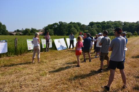 Groupe d'agriculteurs à Chalaines